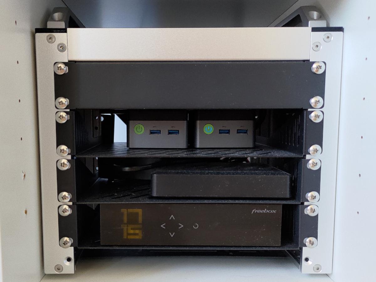 Featured image for Construire un homelab virtualisé sur rack 10"